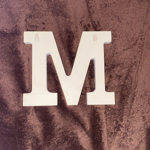 M” wall decor - Picture 2 of 3